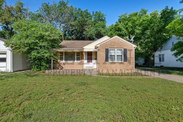 853 N  Terrace Dr, Wichita, KS 67208