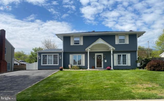 25 Tempo Rd, Levittown, PA 19056