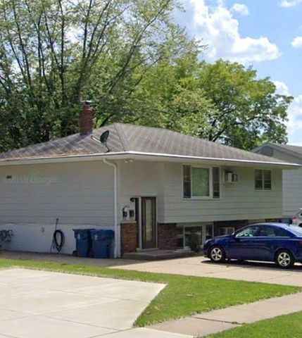 2726 40th Pl #1, Highland, IN 46322
