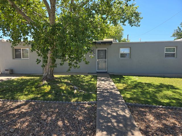 6016 Aztec Rd NE, Albuquerque, NM 87110