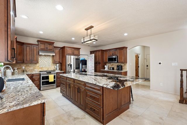 8804 Vallejo Pl NE, Albuquerque, NM 87122