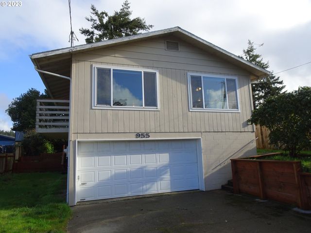 955 Fenwick St, Coos Bay, OR 97420