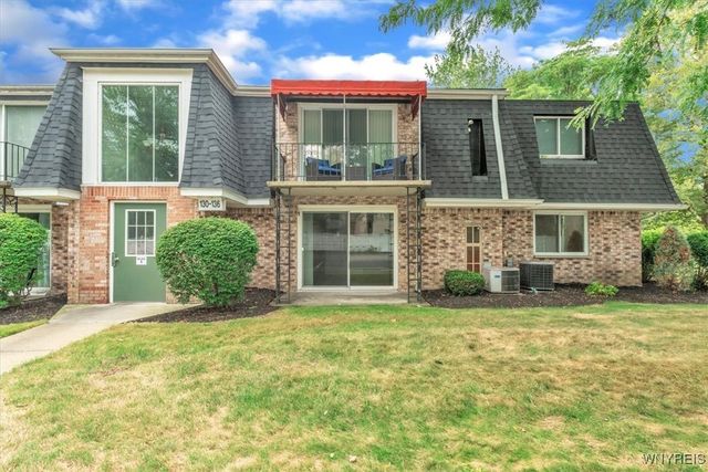 136A Foxberry Dr, Getzville, NY 14068