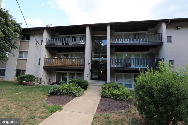 3122 Brinkley Rd   #301, Temple Hills, MD 20748