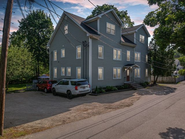 5 Russell St #1, Amesbury, MA 01913