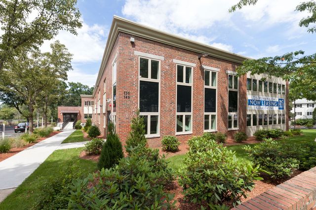 735 Truman Pkwy #213, Hyde Park, MA 02136