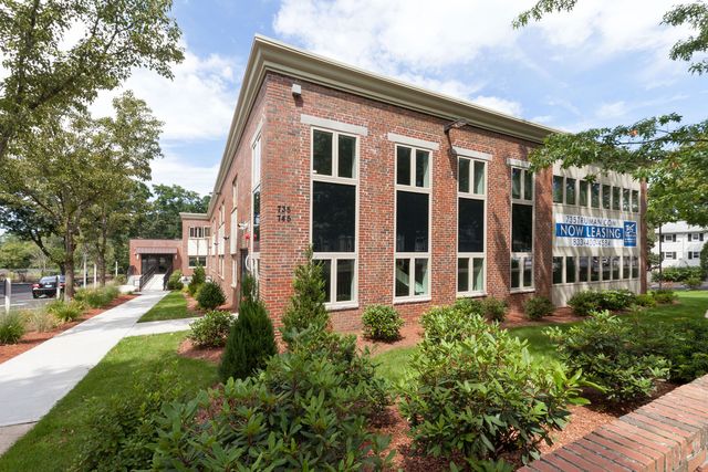 735 Truman Pkwy #318, Hyde Park, MA 02136