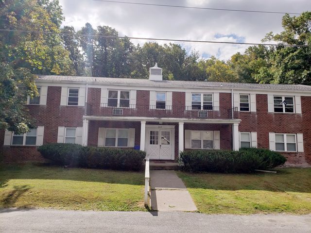 404 Woodcliff Ave #2-204, Stroudsburg, PA 18360
