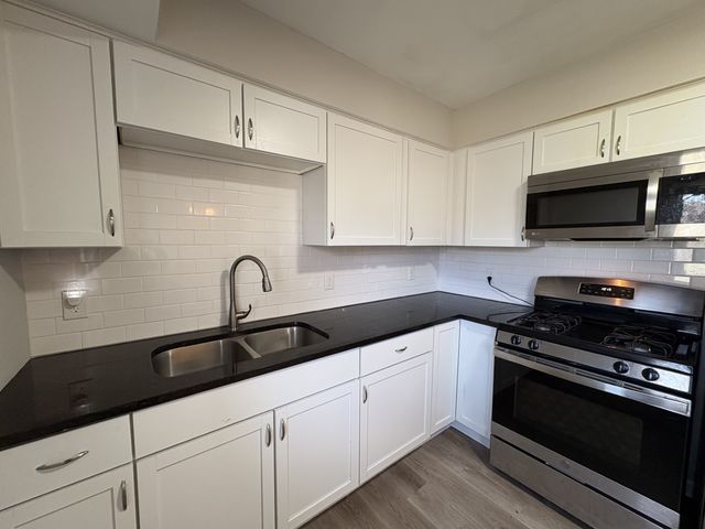 5825 Decatur Ave N, New Hope, MN 55428