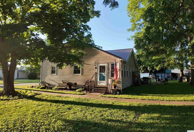 213 W  South St, Mount Sterling, IL 62353