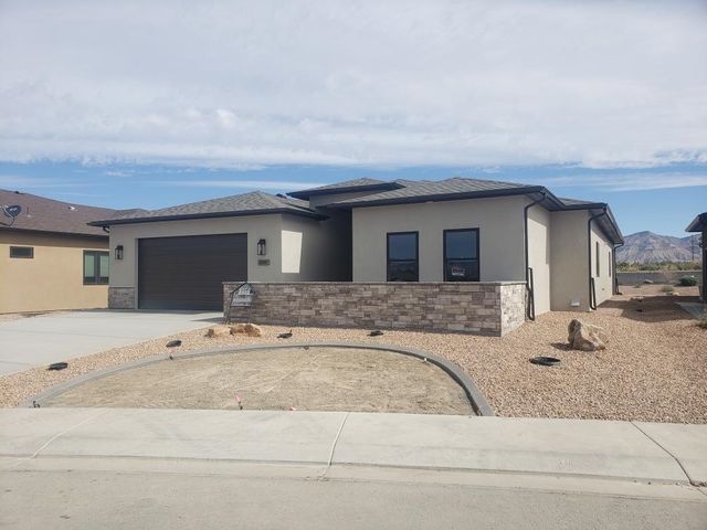 2698 Meadowcrest Ct, Grand Junction, CO 81506
