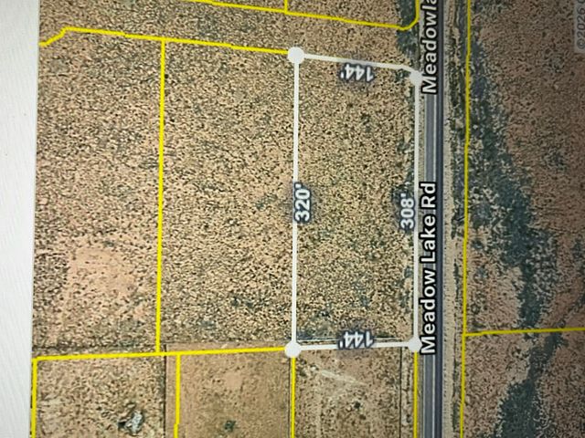374 Meadowlake Rd, Los Lunas, NM 87031