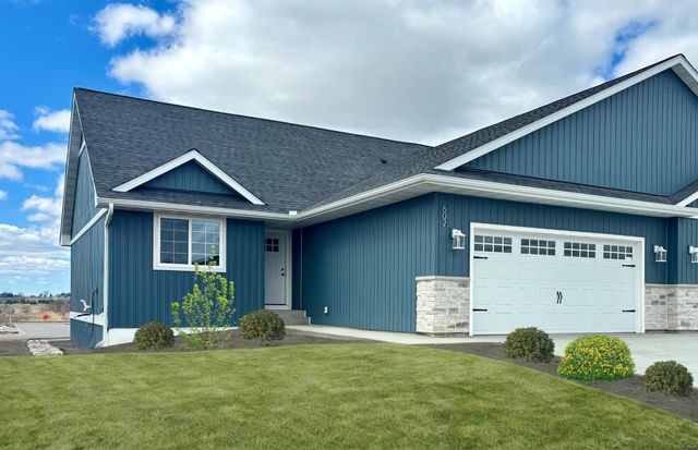 609 S  Division St, Roberts, WI 54023