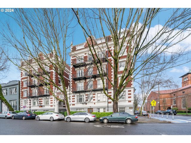 1811 NW Couch St #208, Portland, OR 97209
