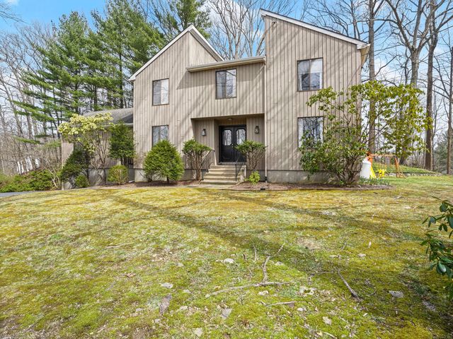 45 Peaceful Valley Rd, Trumbull, CT 06611