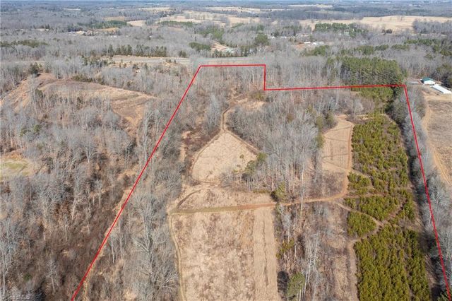 Tennyson Ln, Mocksville, NC 27028