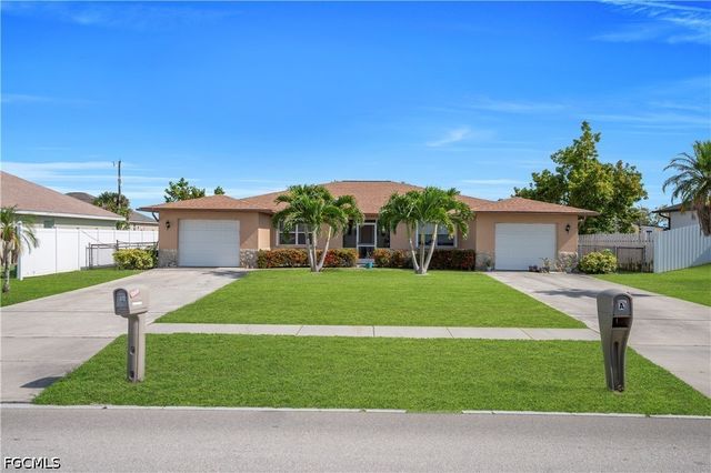 836 Trafalgar Pkwy, Cape Coral, FL 33991