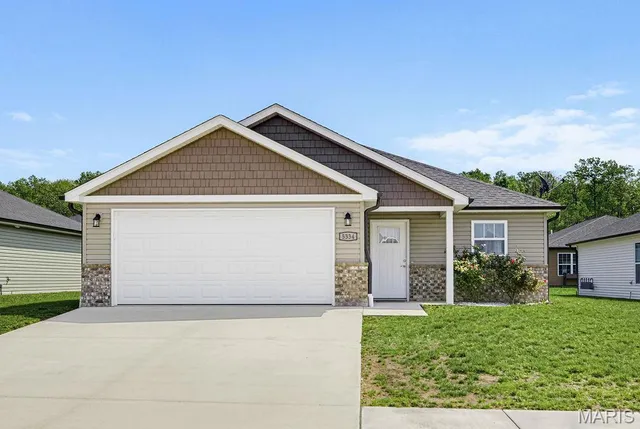 5334 Hubble Cv, Jackson, MO 63755