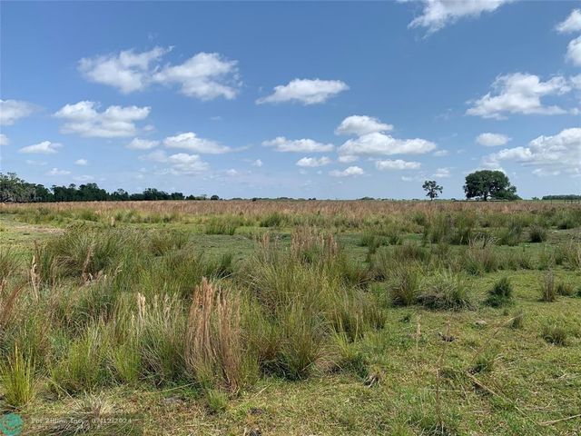1012 Cattle Ranch Rd, Venus, FL 33960