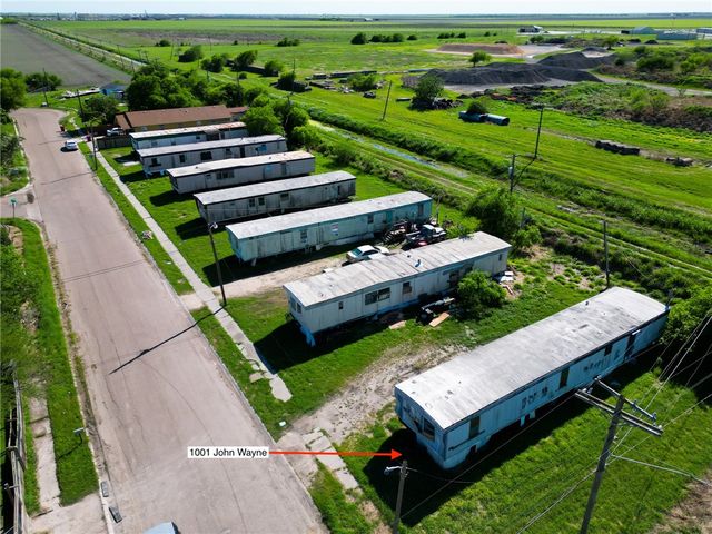 1001 John Wayne Dr, Robstown, TX 78380