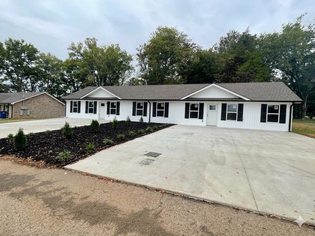 111 W  End Ave, Shelbyville, TN 37160