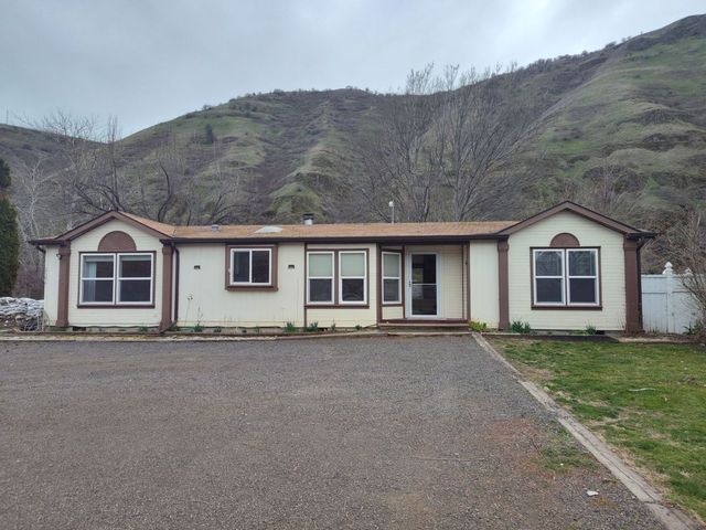 20296 Clearwater Dr, Lewiston, ID 83501