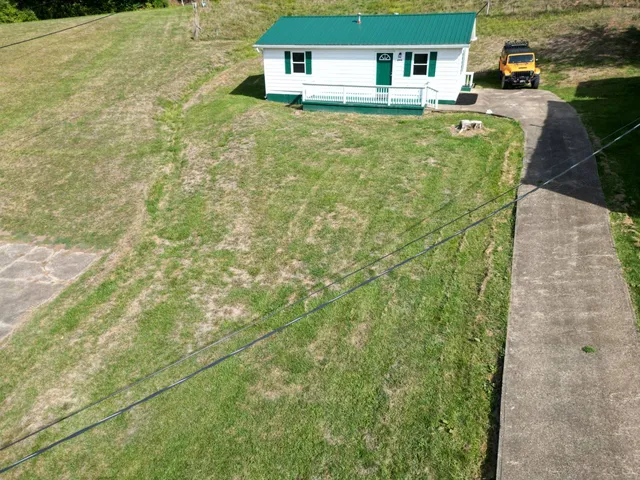 293 Arnoldsburg Rd, Spencer, WV 25276