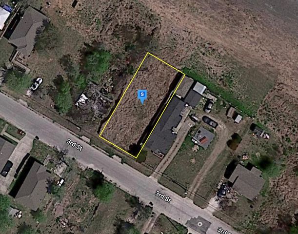 408 3rd St, Gregory, TX 78359