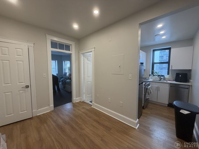 828 Beacon St #5B, Boston, MA 02215