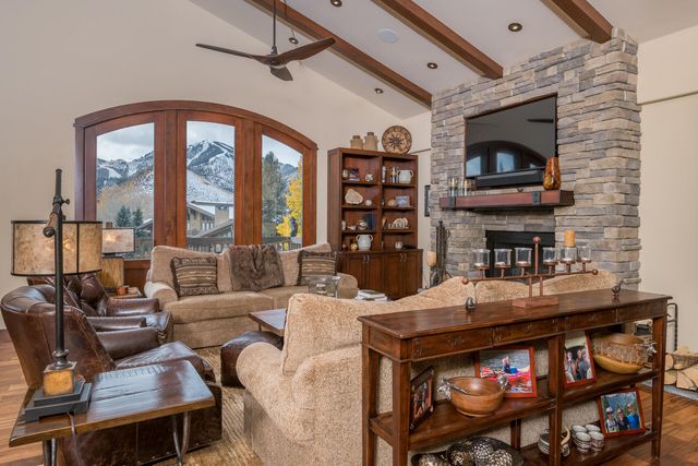 847 Lodge Apartments Dr   #847, Sun Valley, ID 83353