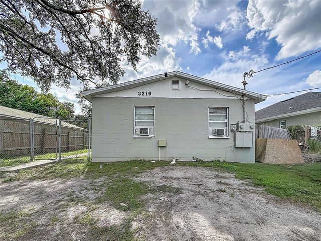 3216 N  48th St #B, Tampa, FL 33605