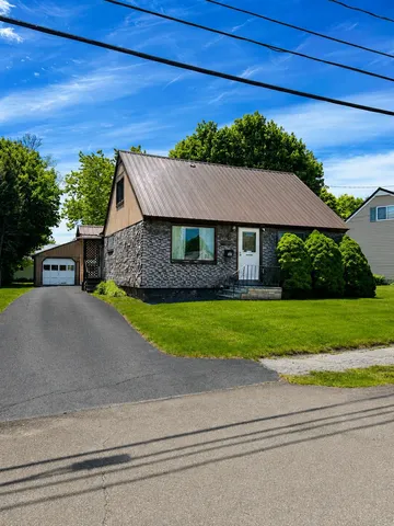 20 Park Street, East Millinocket, ME 04430