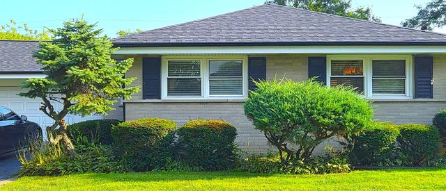 807 E  Golfview Dr, Mount Prospect, IL 60056