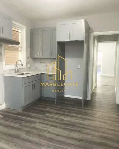 450 S  13th St #33, Newark, NJ 07103