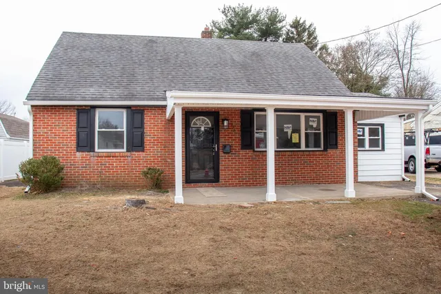 952 Columbus Rd, Burlington, NJ 08016