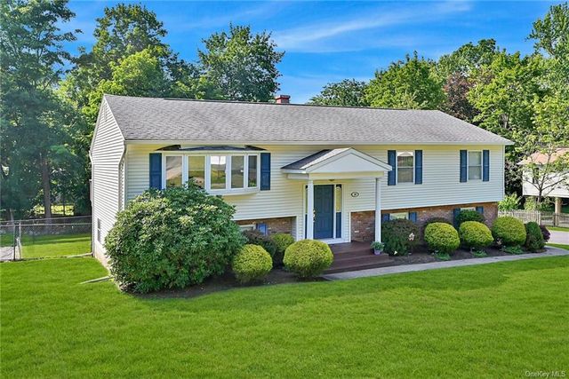 19 Cragmere Road, Suffern, NY 10901