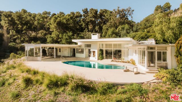 7300 Mulholland Dr, Los Angeles, CA 90046