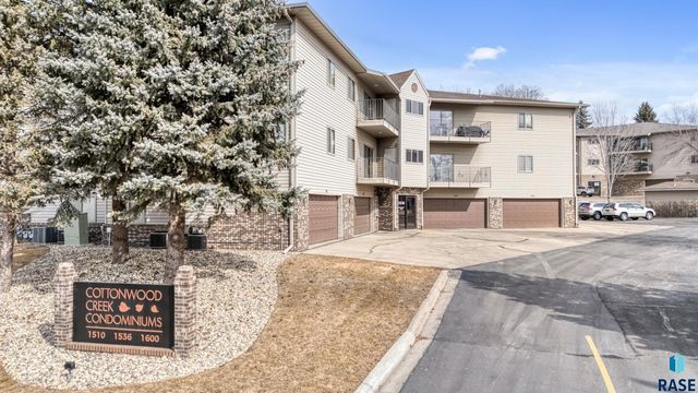 1510 S  Southeastern Ave #201, Sioux Falls, SD 57103