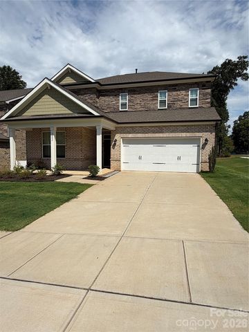 5002 Kings Ridge, Charlotte, NC 28217