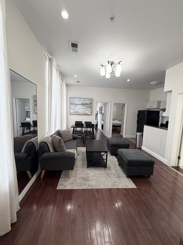 217 N  11th St #301, Philadelphia, PA 19107
