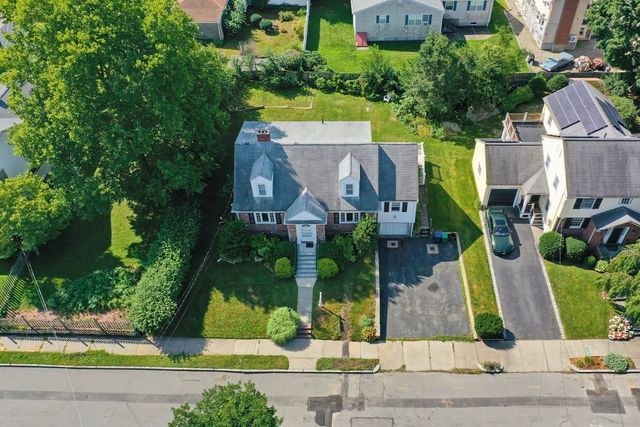 70 Oakdale Rd, Newton, MA 02459