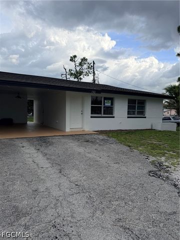 1742 Maple Dr, Fort Myers, FL 33907