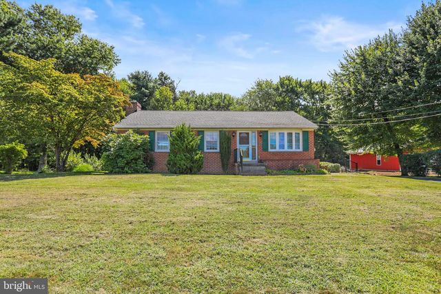 523 Berlin Rd, New Oxford, PA 17350