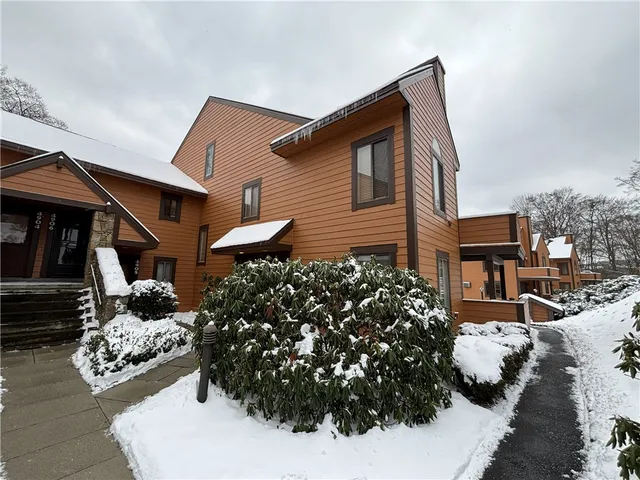 4907 Swiss Mount Dr, Rockwood, PA 15557