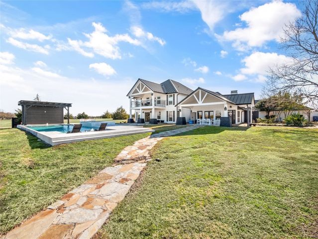 10767 Neal Rd, Forney, TX 75126