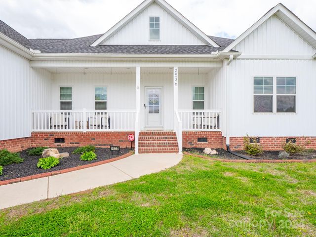 2536 Moon Creek Ln, Edgemoor, SC 29712