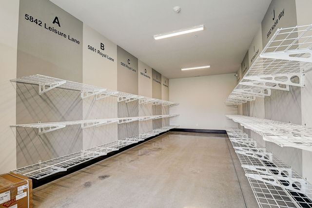 5821 Elevated Way #E-109, Whitestown, IN 46075