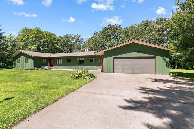 35 Edgewater Dr, Little Falls, MN 56345