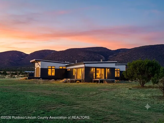 428 Fort Lone Tree Rd, Capitan, NM 88316