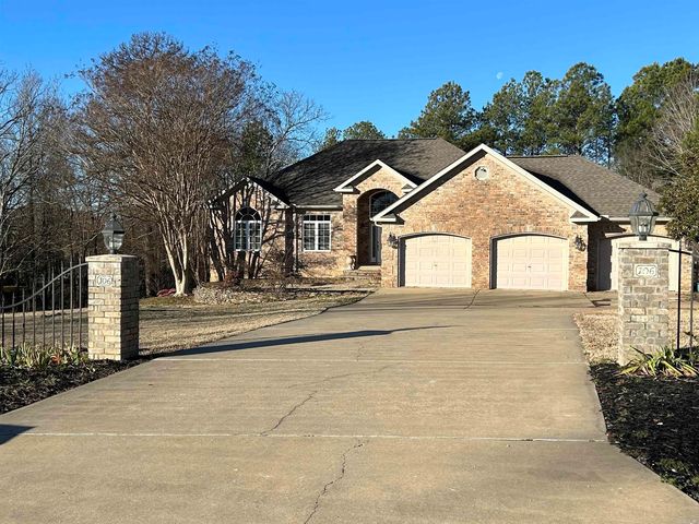 106 Kerryville Dr, Searcy, AR 72143